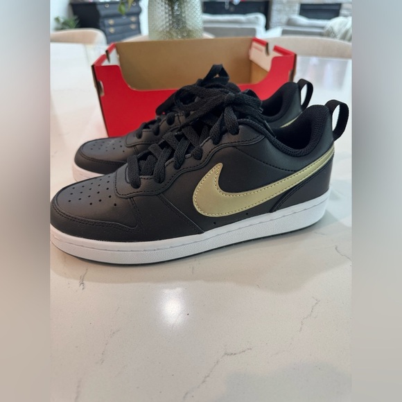 Nike Court Borough Low 2 (GS) Black and gold shoes.  Youth Kids size 4.5Y. New! - Picture 1 of 8